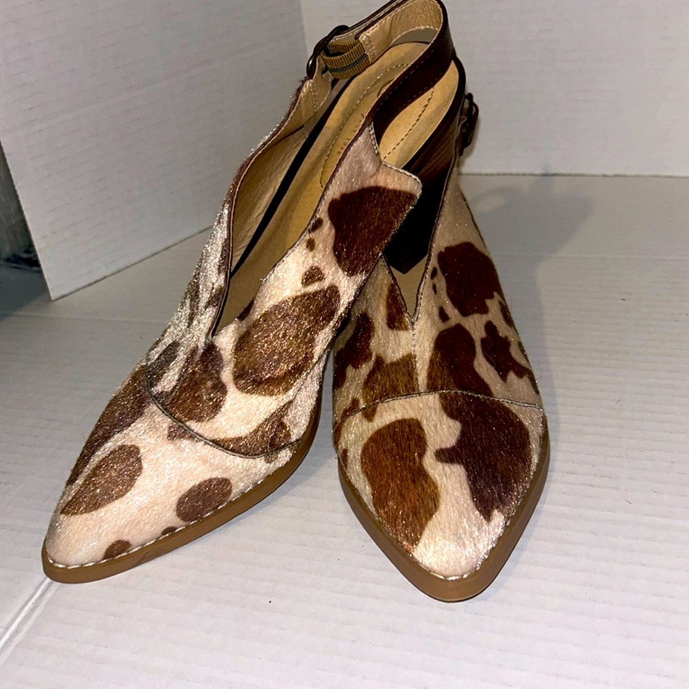 Animal print faux fur heels